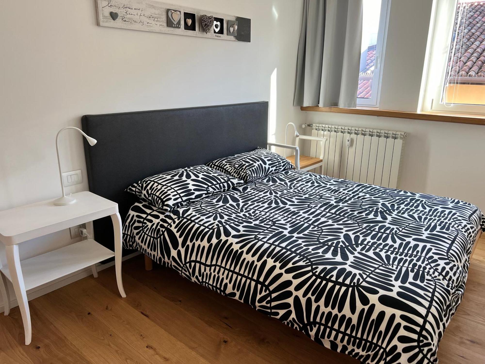 Conte Cavour Apartment Udine Bagian luar foto